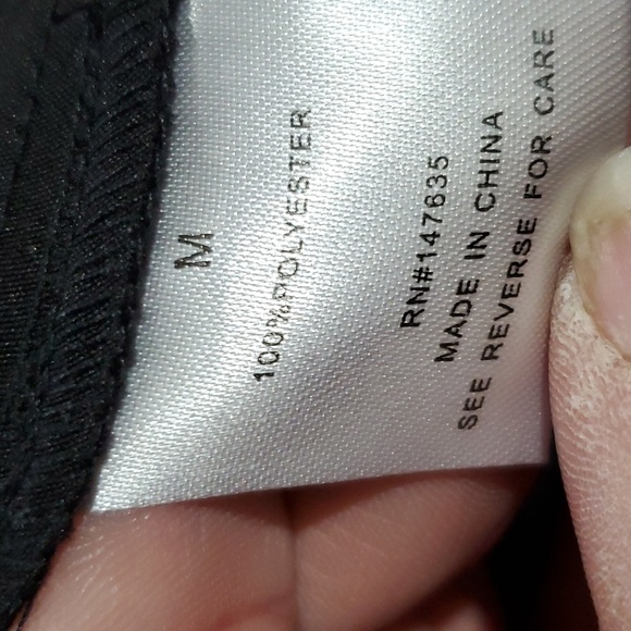 Romeo & juliet couture black cold shoulder bell cuff zip up top - Picture 8 of 8